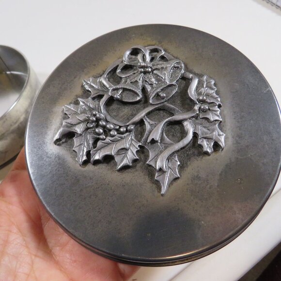 Vintage Metzke Pewter Holiday Metal Tin TARNISHED Bells & Holly Winter Christmas - Picture 1 of 8